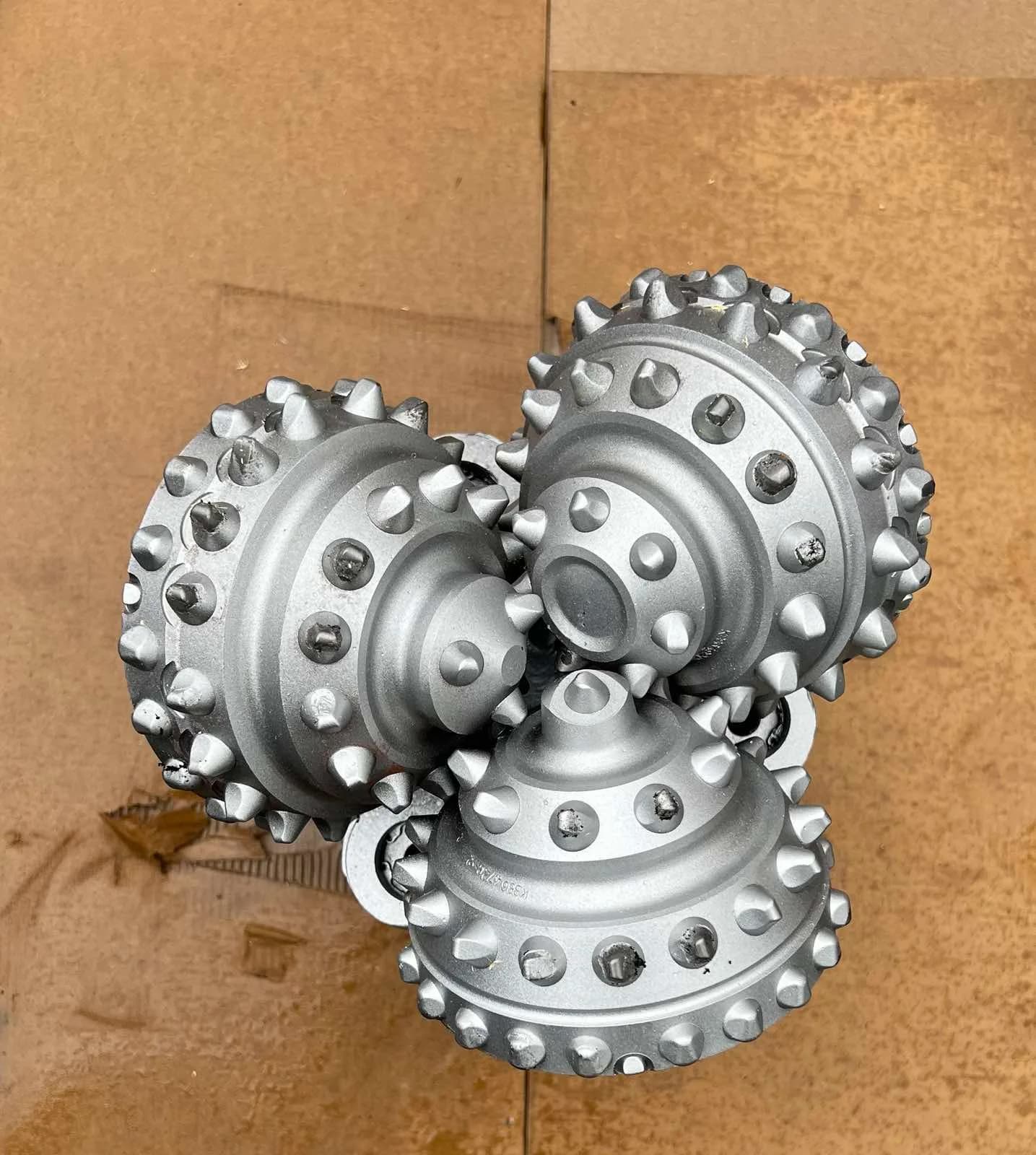 269,9 mm (10 5/8") Rollenmeißel mit Hartmetallstiften (TCI), gedichtetes Lager, IADC 537, 6 5/8 API Reg — Shareate