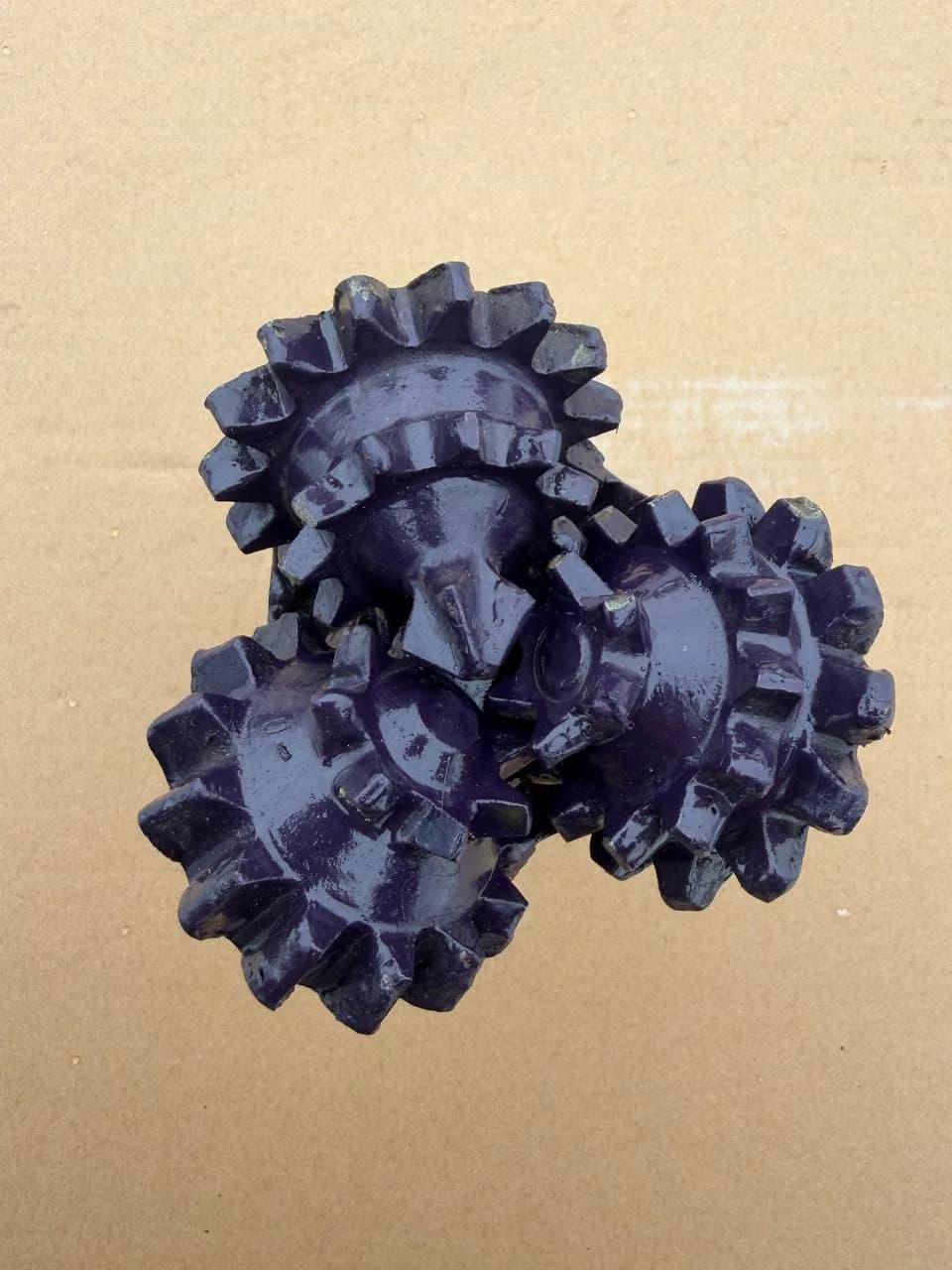 117.5 mm (4 5/8") Tricone Bit with Milled Steel Teeth, open bearing, IADC 211, 2 7/8 API Reg — UDT