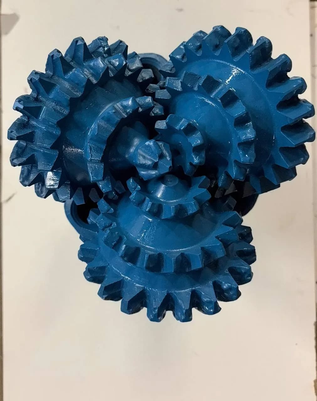 244.5 mm (9 5/8") Tricone Bit with Milled Steel Teeth, open bearing, IADC 211, 6 5/8 API Reg