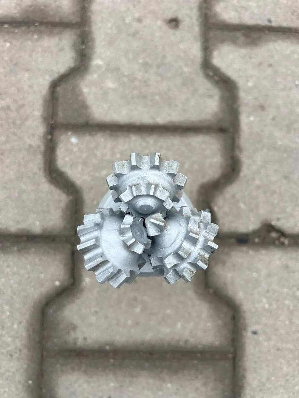 63.5 mm (2 1/2") Tricone Bit with Milled Steel Teeth, open bearing, IADC 231, N-ROD API Reg — NRB