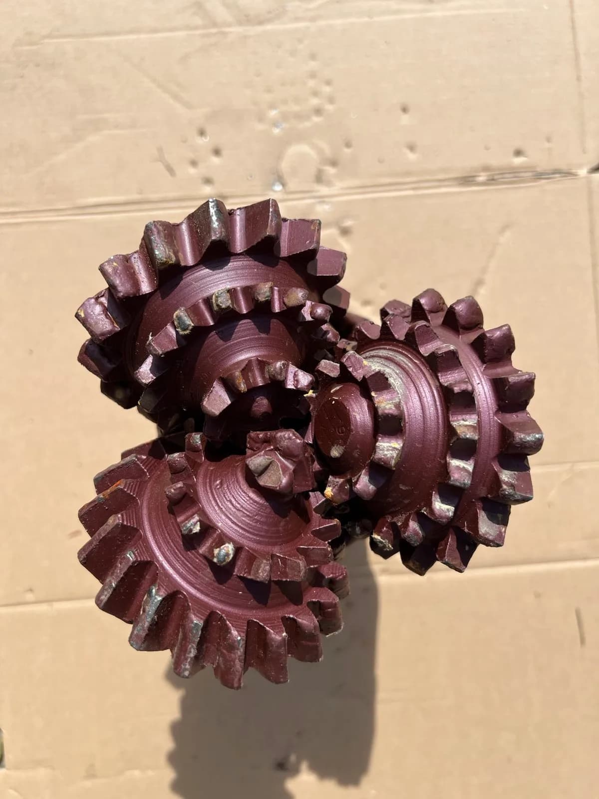 139.7 mm (5 1/2") Tricone Bit with Milled Steel Teeth, open bearing, IADC 221, 2 7/8 API Reg — UBM