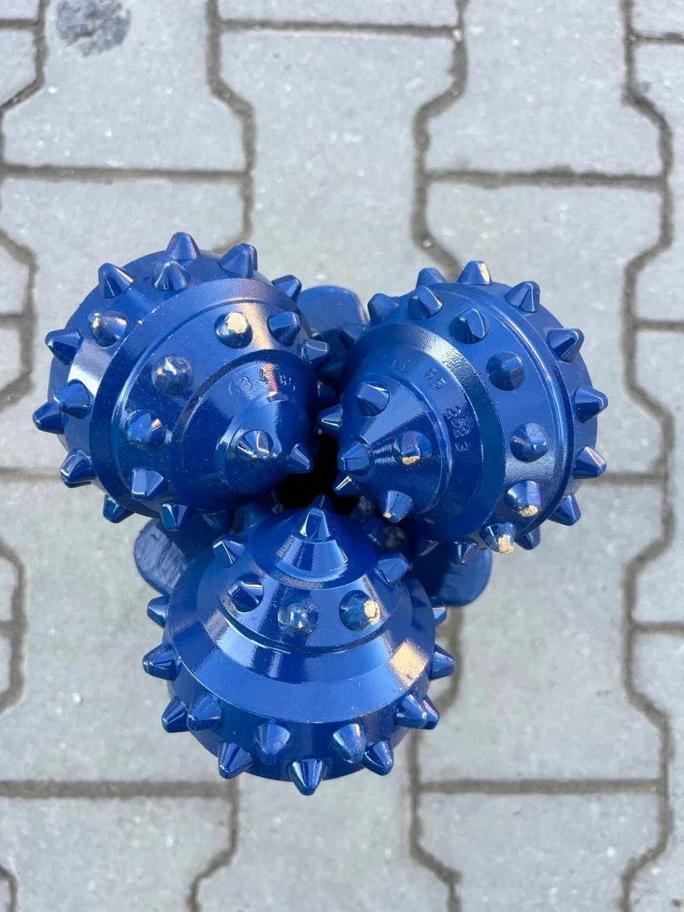 171.4 mm (6 3/4") Tricone Bit with Carbide Inserts (TCI), open bearing, IADC 521, 3 1/2 API Reg — G-ROC