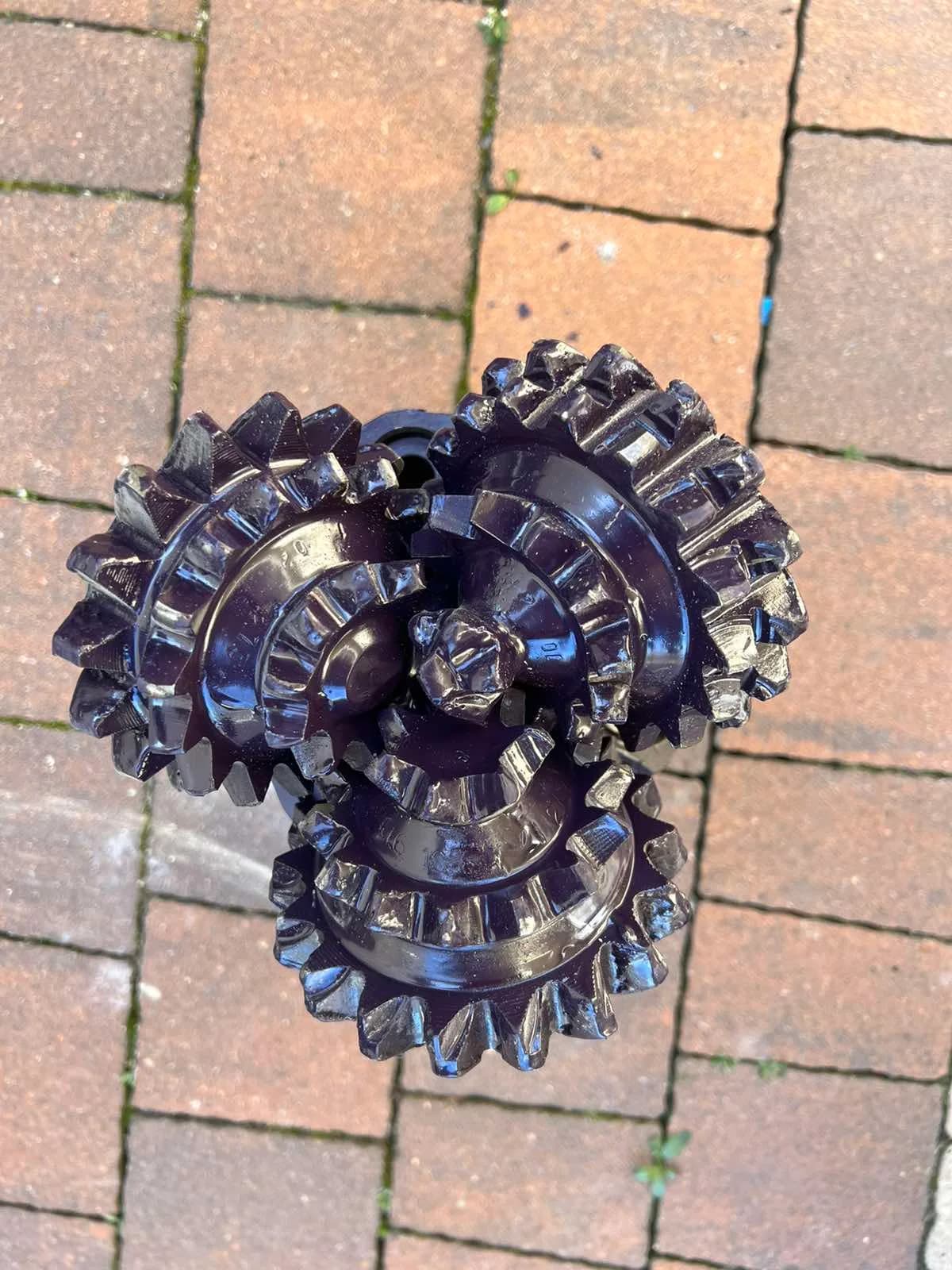 190.5 mm (7 1/2") Tricone Bit with Milled Steel Teeth, open bearing, IADC 211, 4 1/2 API Reg — UDT