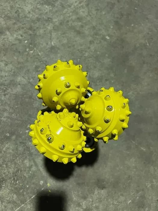 171.4 mm (6 3/4") Tricone Bit with Carbide Inserts (TCI), open bearing, IADC 622, 3 1/2 API Reg — Epiroc
