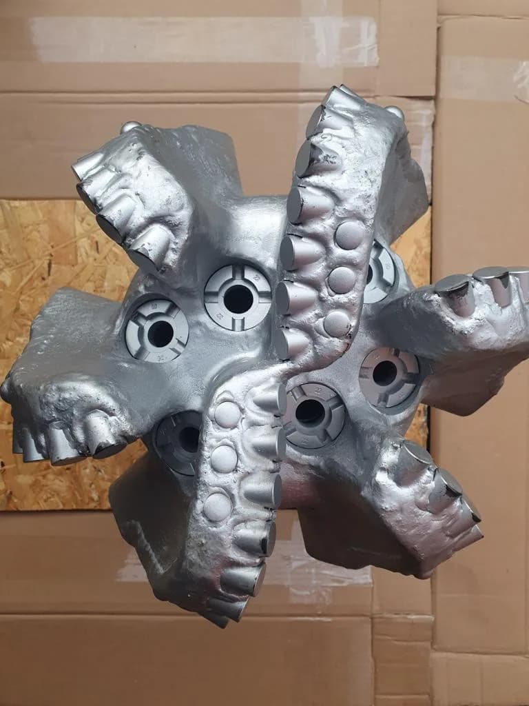295.3 mm (11 5/8") PDC Bit (4, 5 and 6 blades), 6 5/8 API Reg — VBM