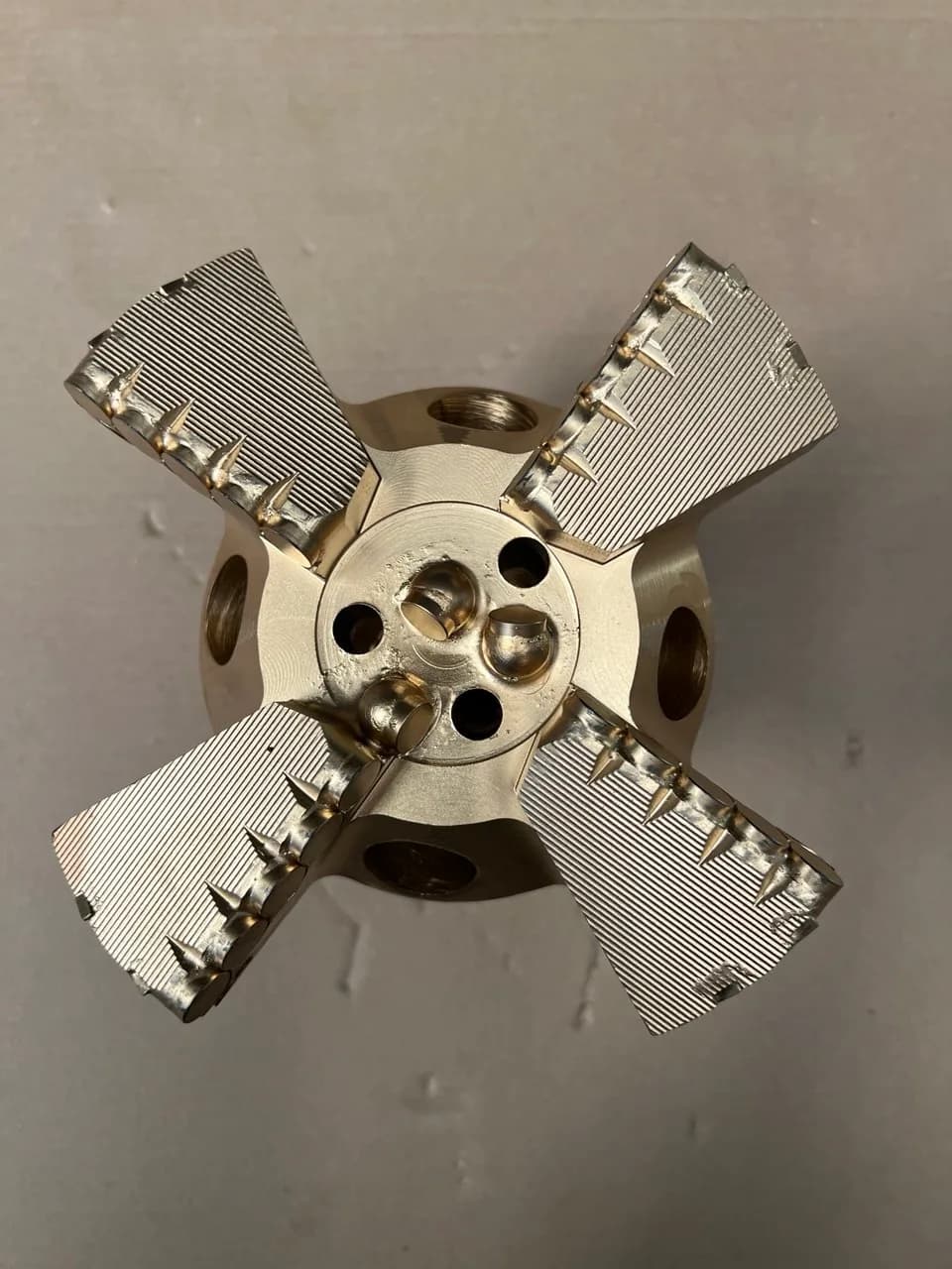 200 mm (7 7/8") PDC Drag Bit (3 and 4 blades) 4 blades, 4 1/2 API Reg — Prokar