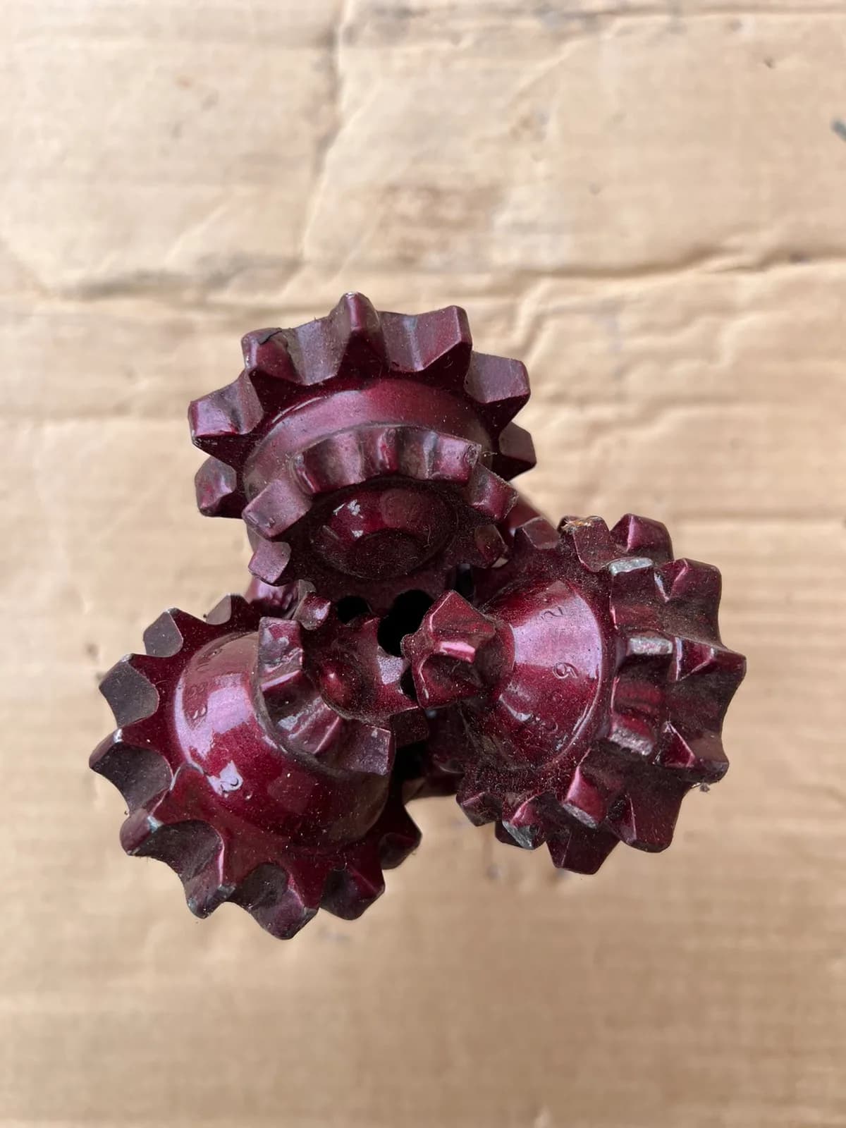 101.6 mm (4") Tricone Bit with Milled Steel Teeth, open bearing, IADC 211, 2 3/8 API Reg — KLR