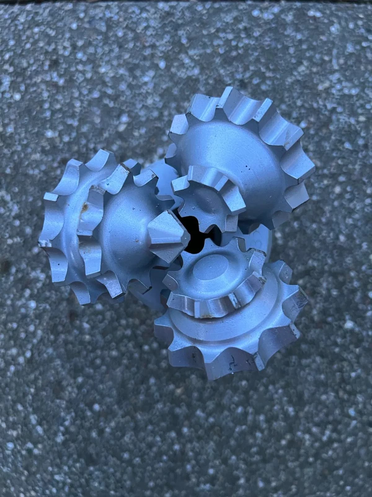 101.6 mm (4") Tricone Bit with Milled Steel Teeth, open bearing, IADC 213, 2 3/8 API Reg — NRB